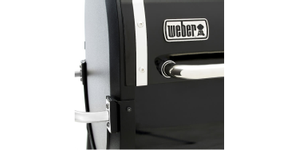 Weber-SmokeFire-EX4-GBS-Wood-Fired-Pellet-Barbecue-showmodel-5.jpg
