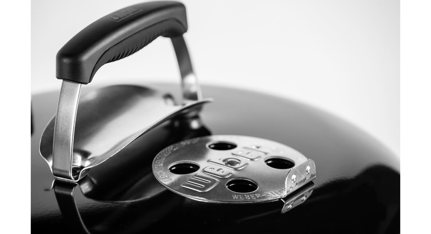 weber-original-kettle-e-4710-zwart-allesvoorbbq-7.jpg